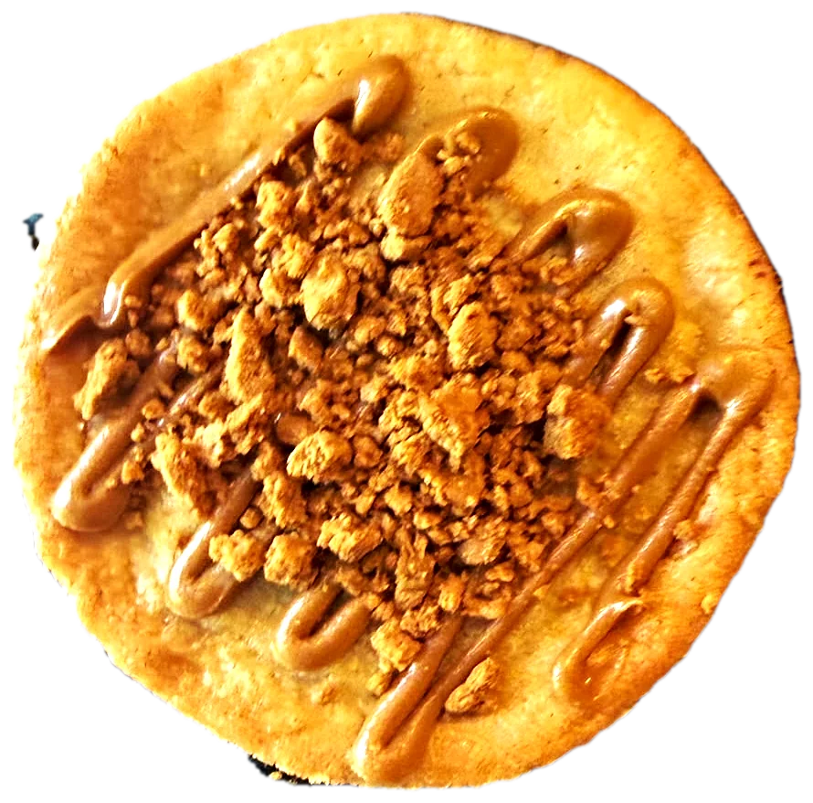 Cookie nappé de caramel et de brisures de biscuit